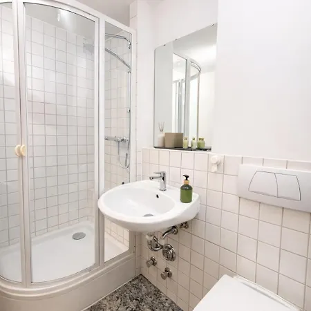 Geraeumige 2-zimmer-ferienwohnung Bei Ulm & Legoland *